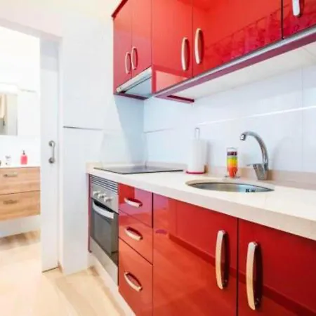 With One Bedroom In With Balcony And Wifi 2 Km From The Beach Apartment